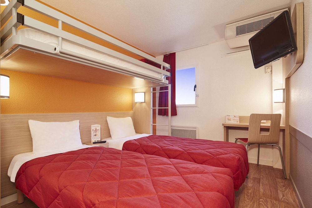 Standard Room, 3 Twin Beds photo 1