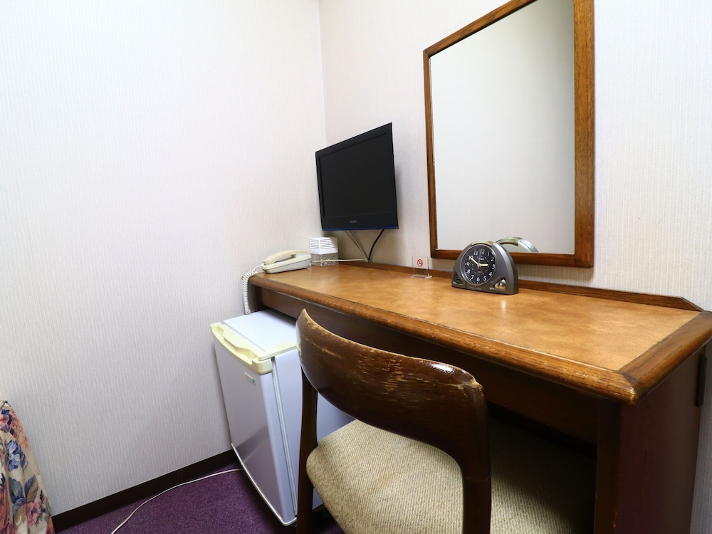 Basic Single Room, 1 Twin Bed, Smoking photo 2