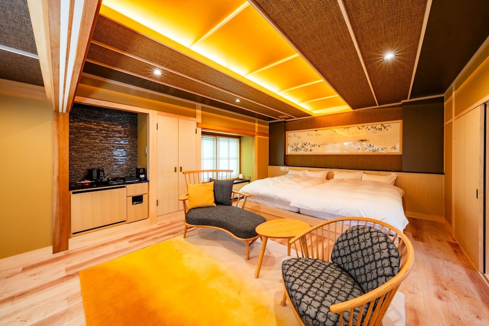 Junior Suite, Non Smoking, Bathtub photo 2