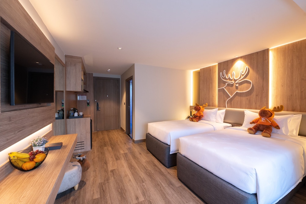 Standard Twin Bed with Shower - Photo 3