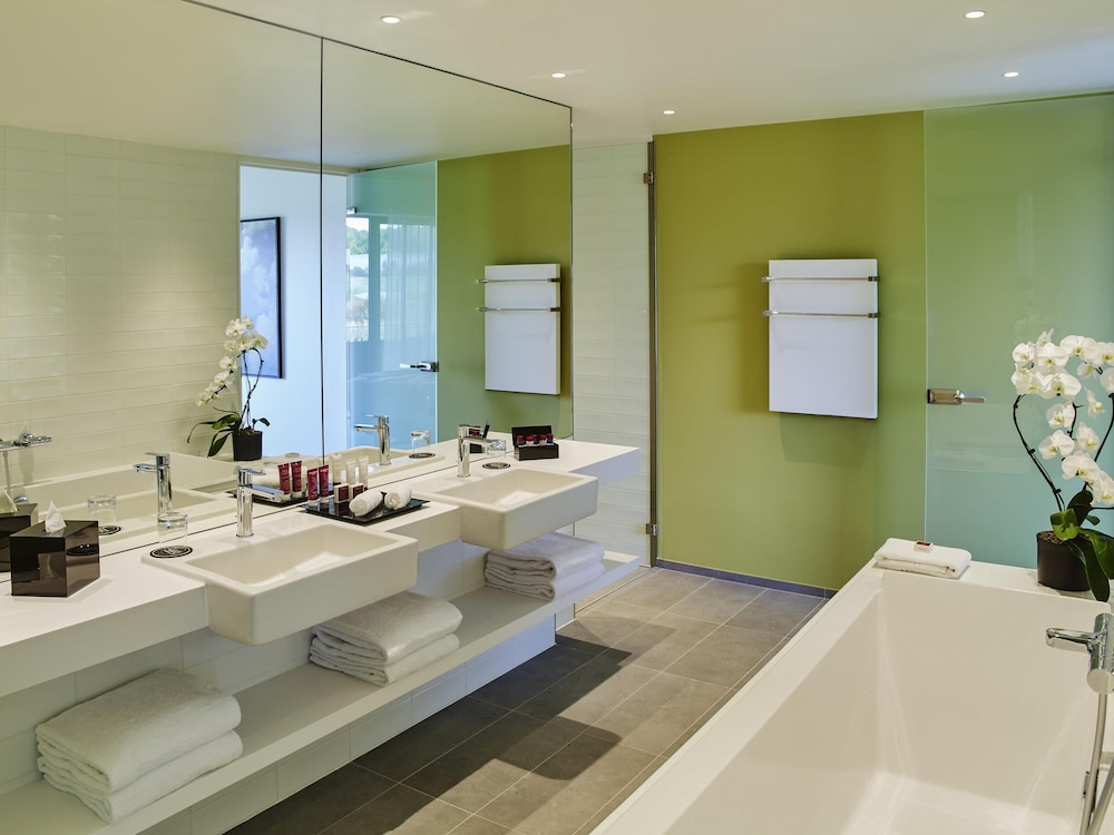 Executive Suite, 1 King Bed, Terrace (Forest View) - Photo 4