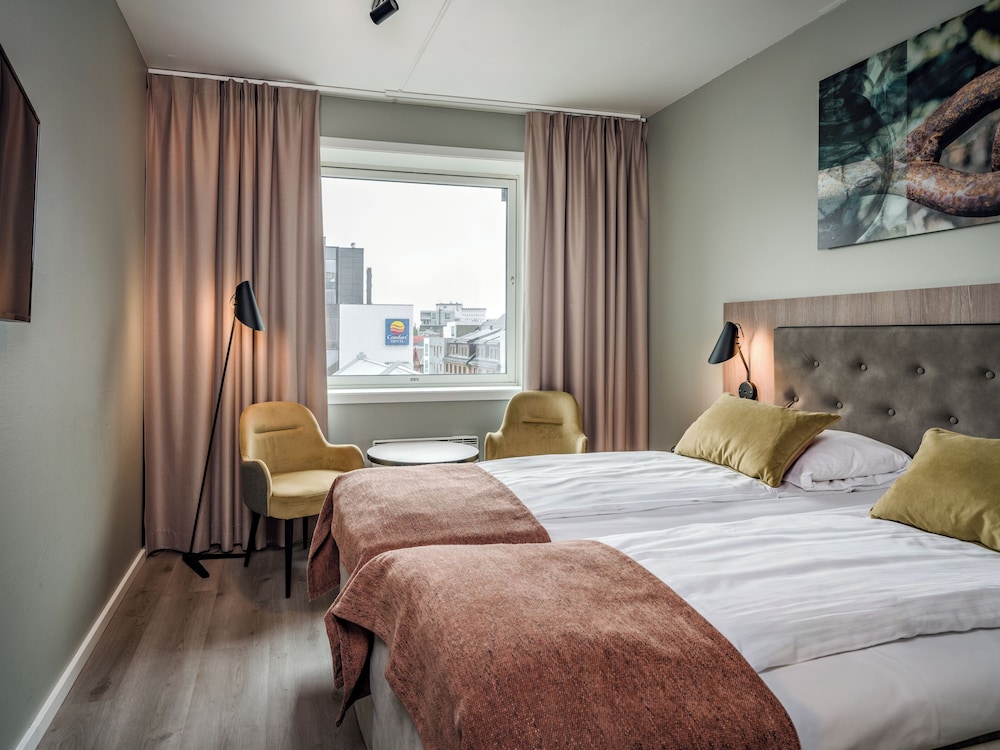 Standard Room, 2 Twin Beds, Non Smoking - Photo 1