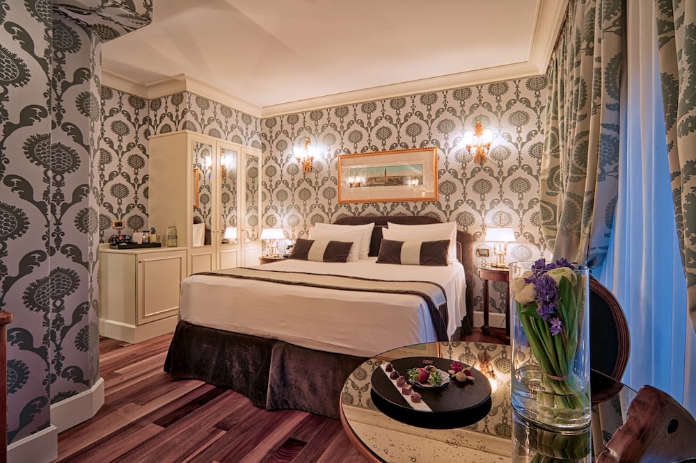 Deluxe Room, Lagoon View thumbnail 5