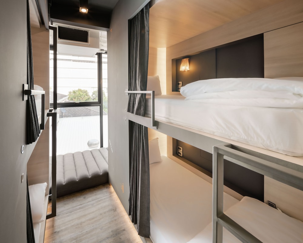 Shared Dormitory, Women only, 6 Beds photo 1