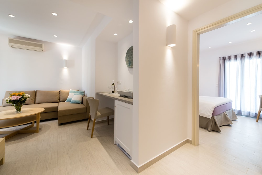 Superior Suite, 2 Bedrooms, Jetted Tub