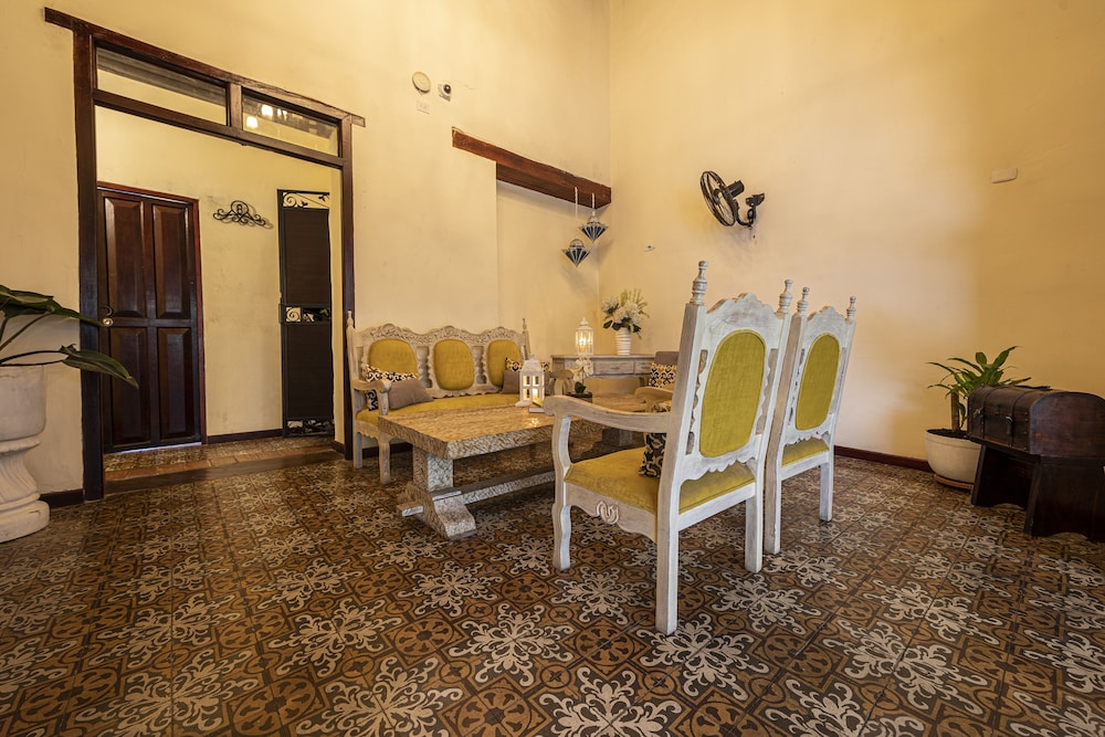 Deluxe House, Multiple Bedrooms, Non Smoking (13 Rooms, 23 Guests) photo 2