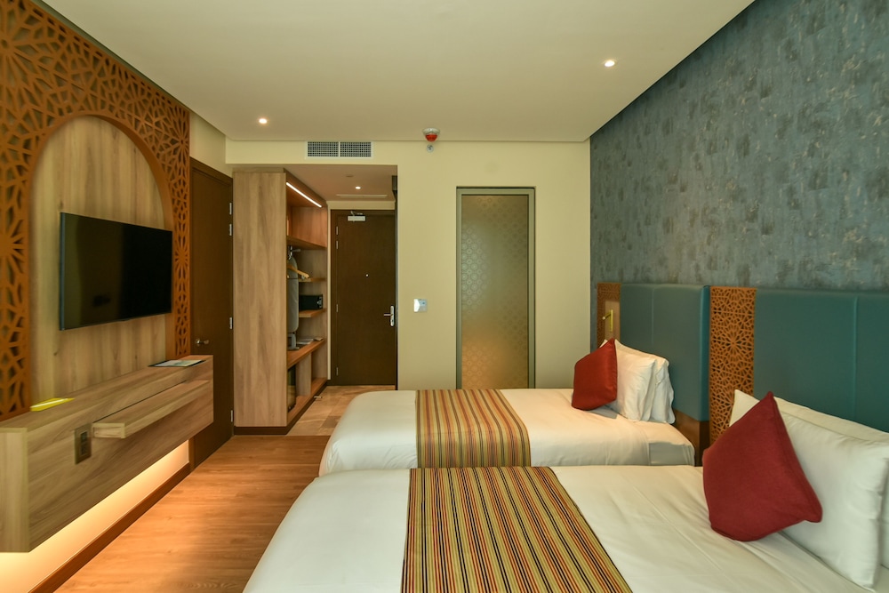 Deluxe Room, 2 Twin Beds - Photo 2