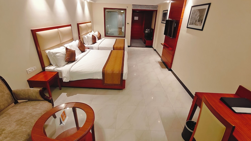 Luxury Suite - Photo 10