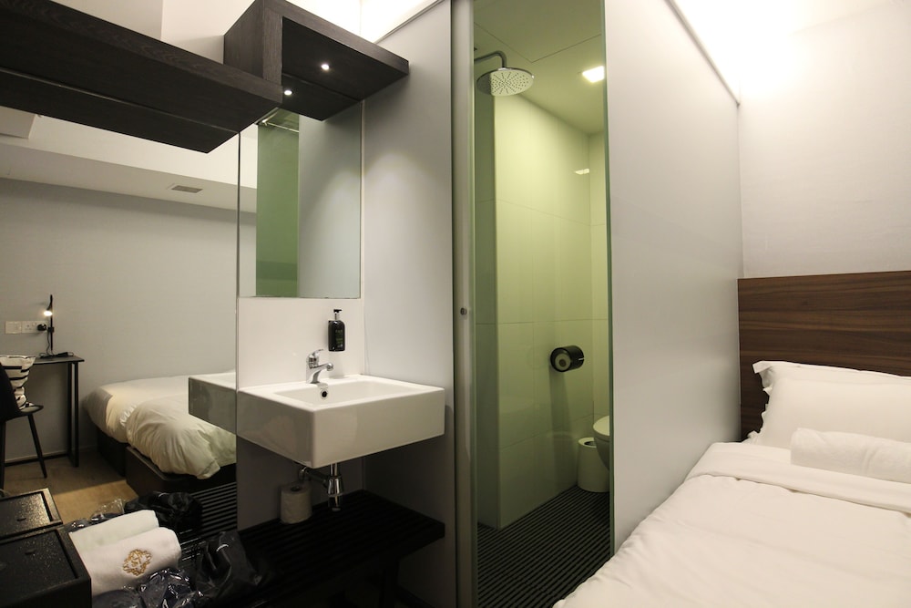 Cabin M, Twin, Window, Private Bathroom photo 3