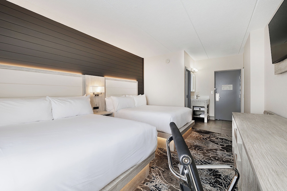 Room, 2 Queen Beds, Non Smoking - Photo 3