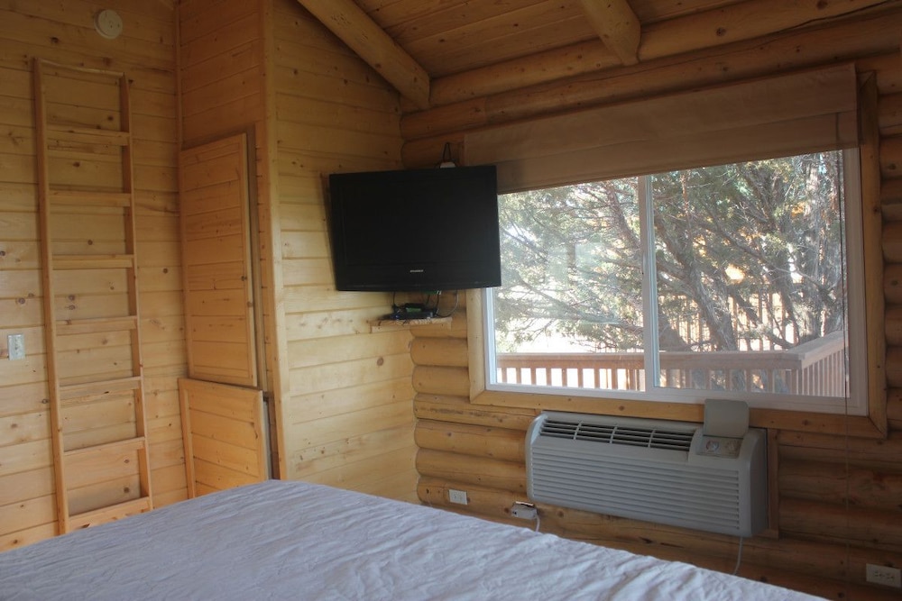Elite Bungalow, 1 King Bed, River View photo 2