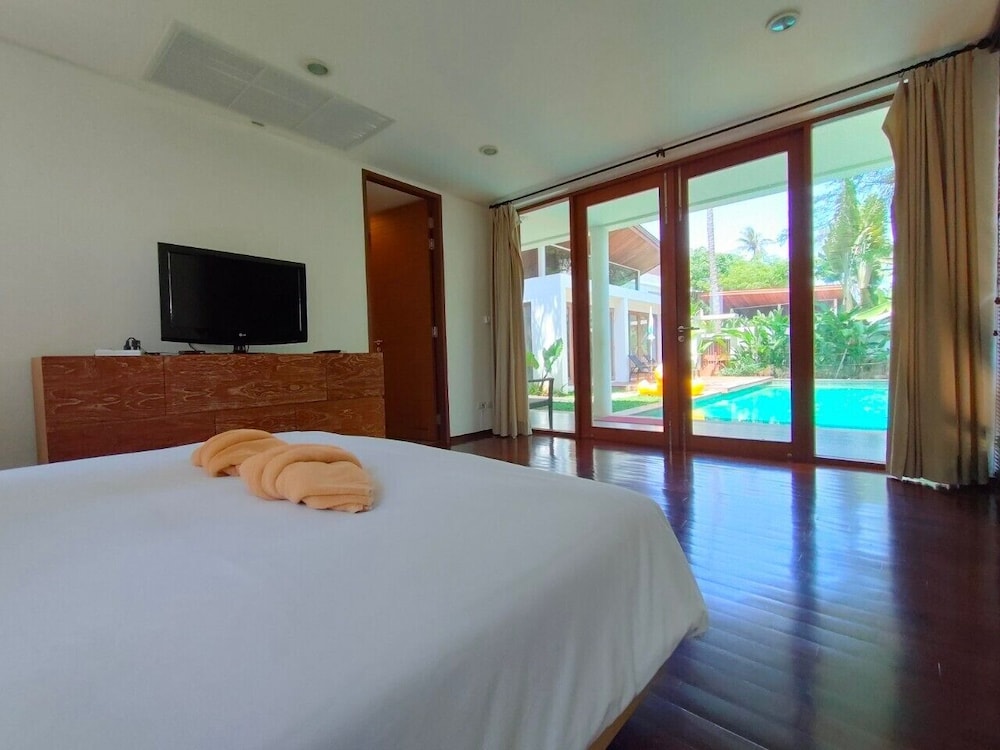 Exclusive Villa, 4 Bedrooms, Non Smoking, Pool View photo 2