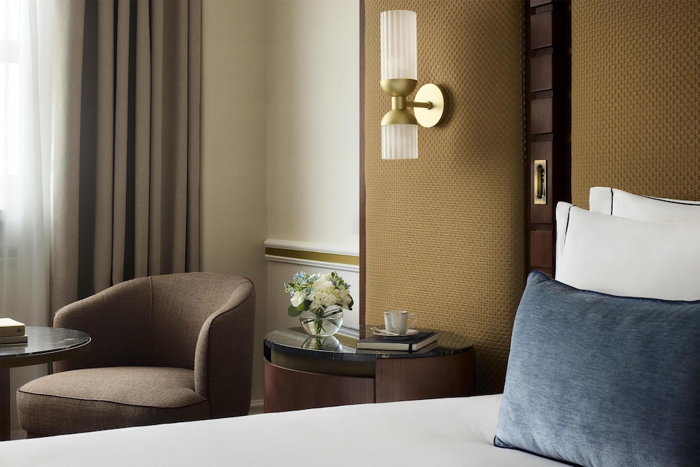 Deluxe Room, City View (Signature Extra Bed 3 Adults)