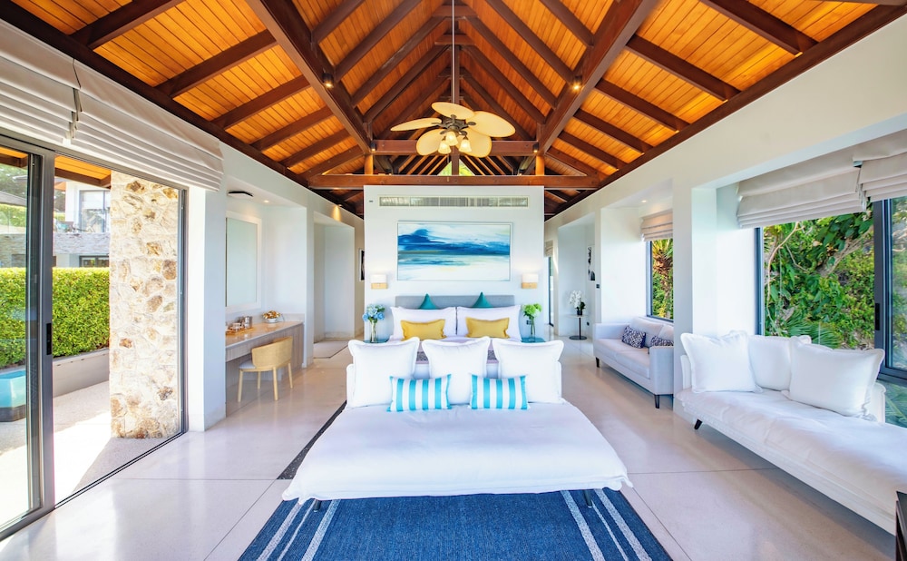 Luxury Villa photo 1