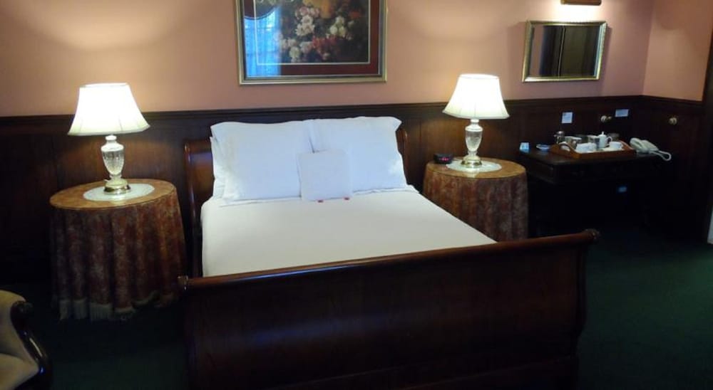 Traditional Suite, 1 Queen Bed, Jetted Tub (Adults Only) photo 2