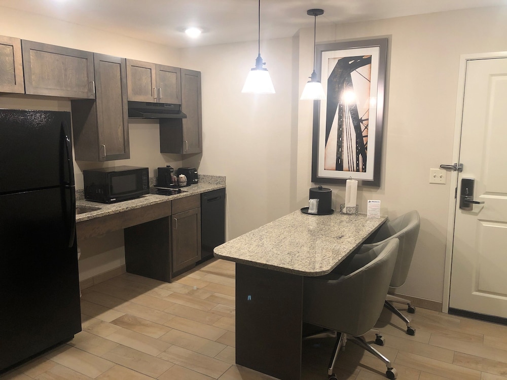 Room, Multiple Beds, Accessible (Accessible Double Queen Suite) photo 2