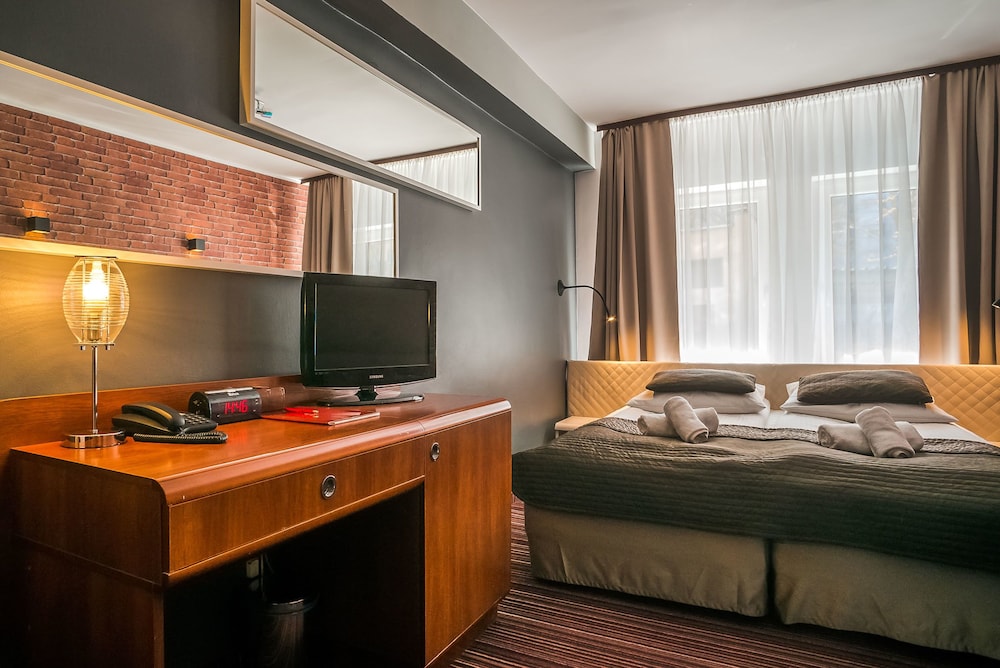 Double or Twin Room - Photo 22