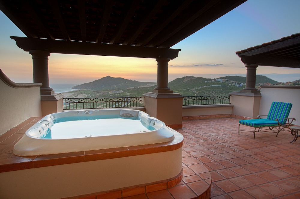 Super Executive Suite Ocean View with Jacuzzi - Photo 8