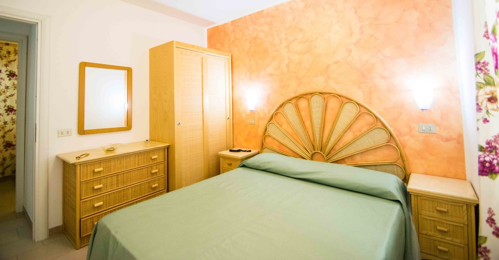 Family Room, 3 Bedrooms, Terrace, Beachside