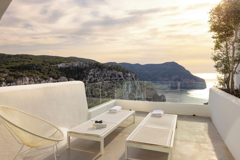 Superior Double Room, Sea View - Photo 8