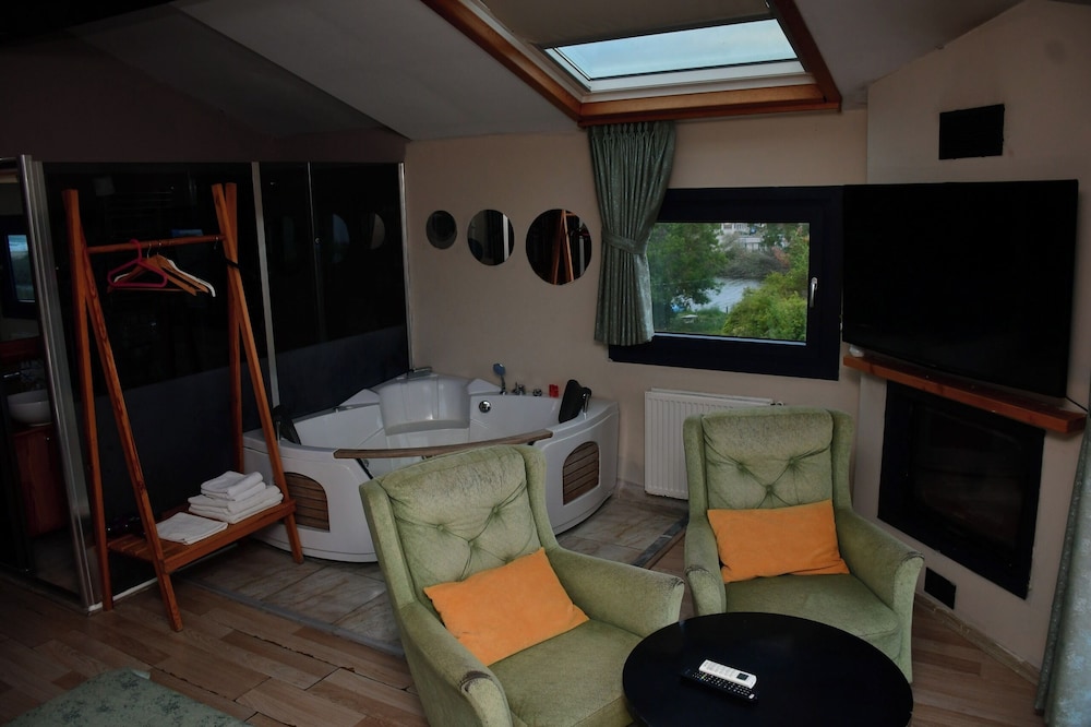 Luxury Room, Fireplace, Sea View photo 1