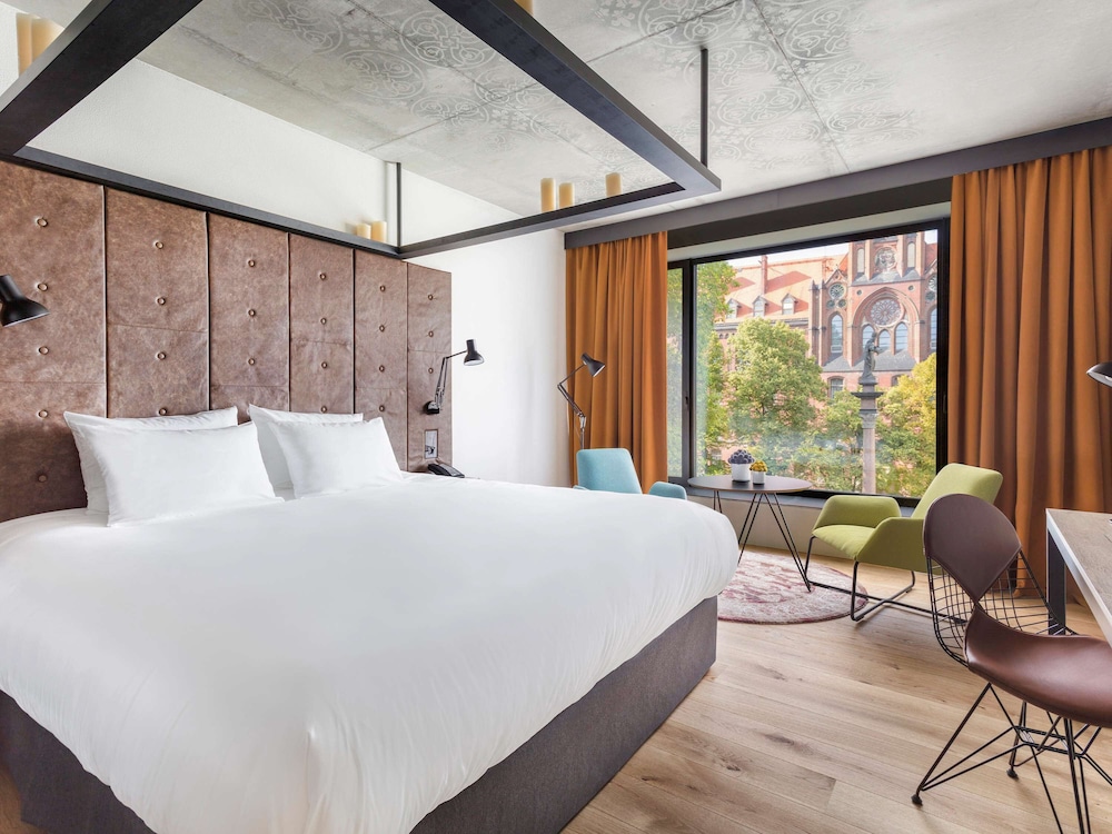 Deluxe Room, 1 King Bed - Photo 1