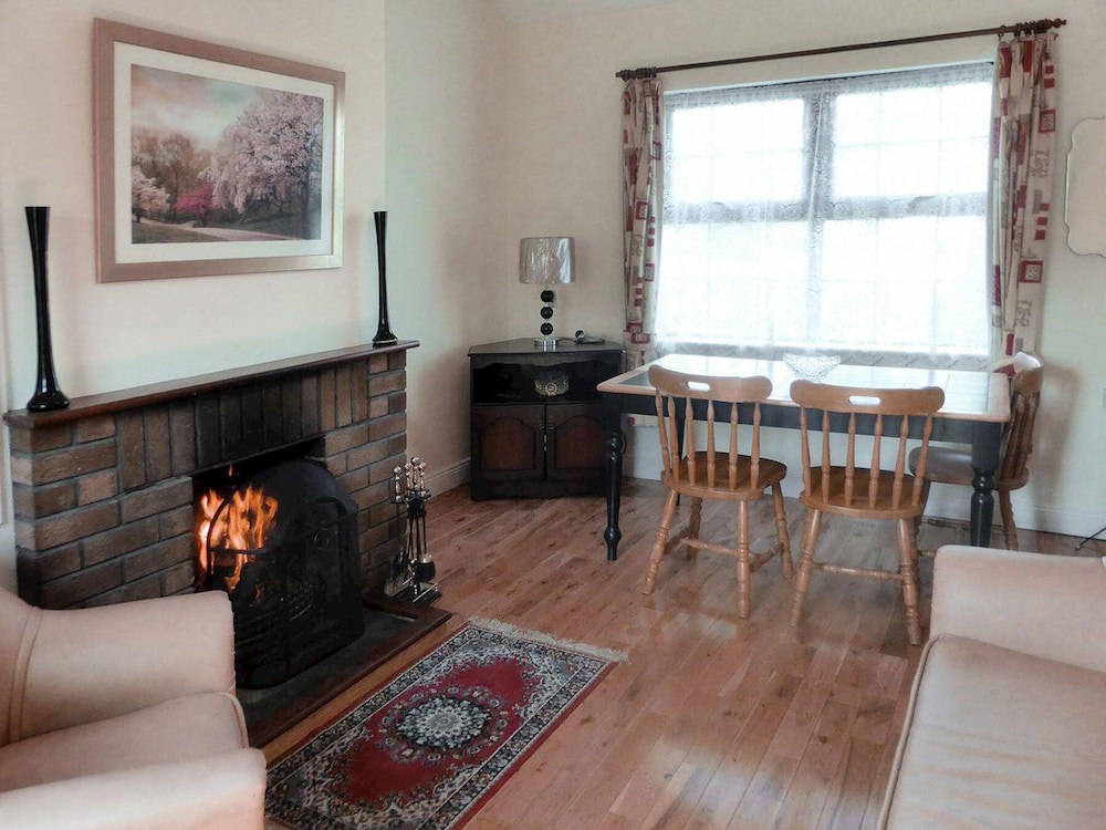 Bungalow, 3 Bedrooms, Accessible, Fireplace photo 1
