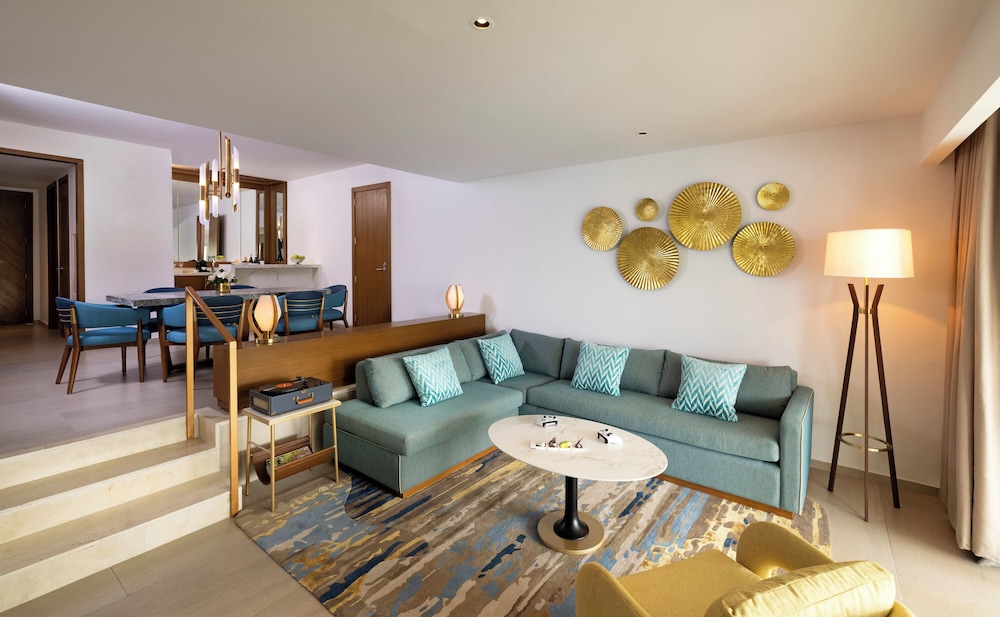 Rock Family Suite (One Bedroom) King bed & Two Sofa Beds