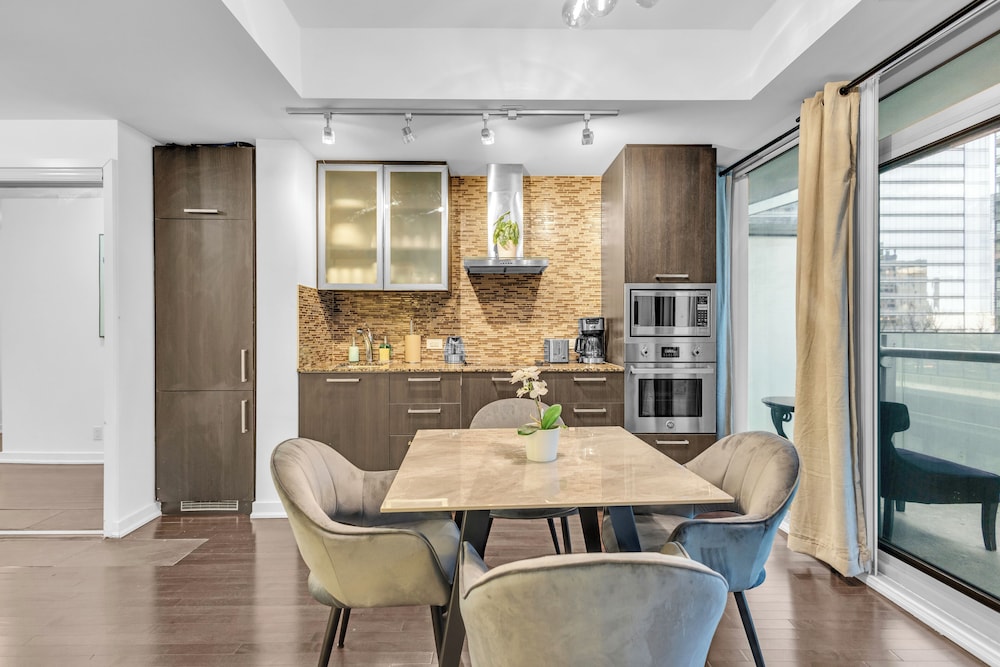 Exclusive Apartment, 1 Queen Bed with Sofa bed, City View thumbnail 6