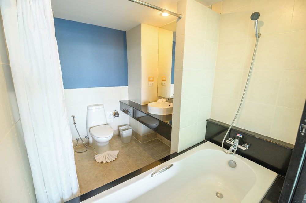 Deluxe Pool Access Room - Photo 2