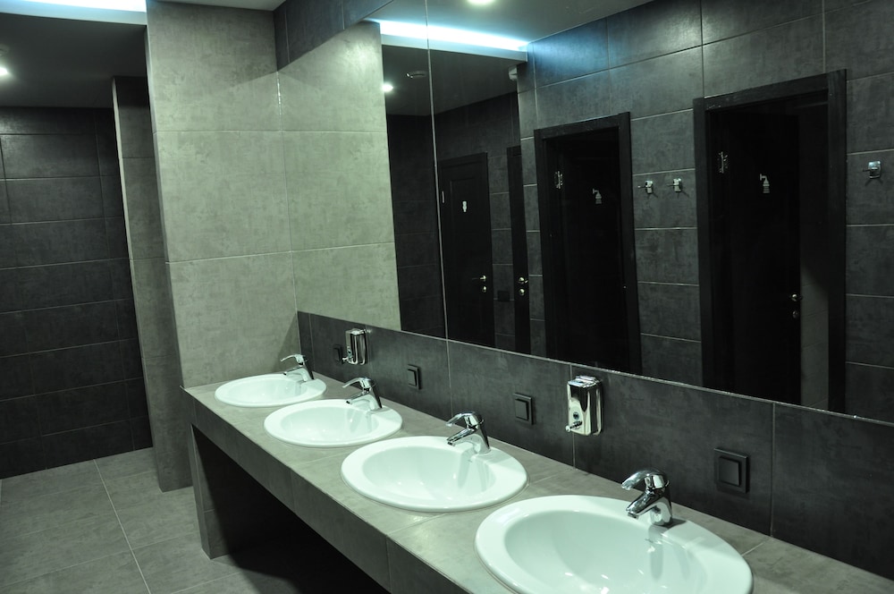 Standard Shared Dormitory, Men only (8 beds) photo 3