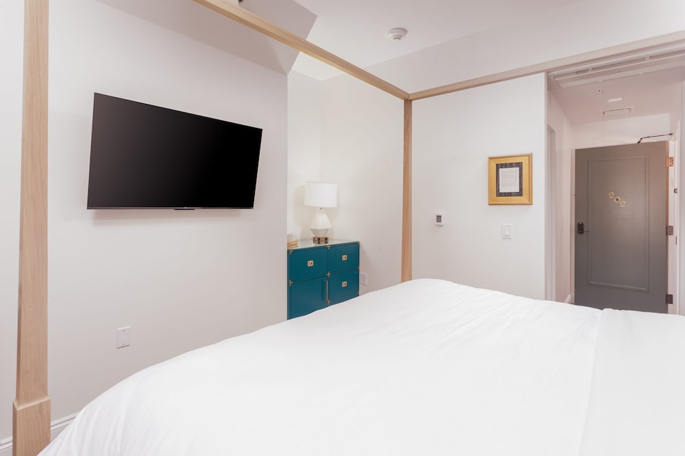 LaRua Room - Photo 2
