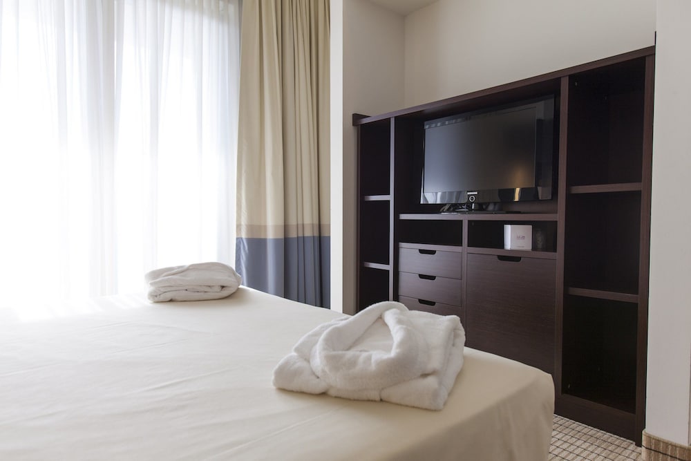 Suite, 1 King Bed, Hot Tub photo 1