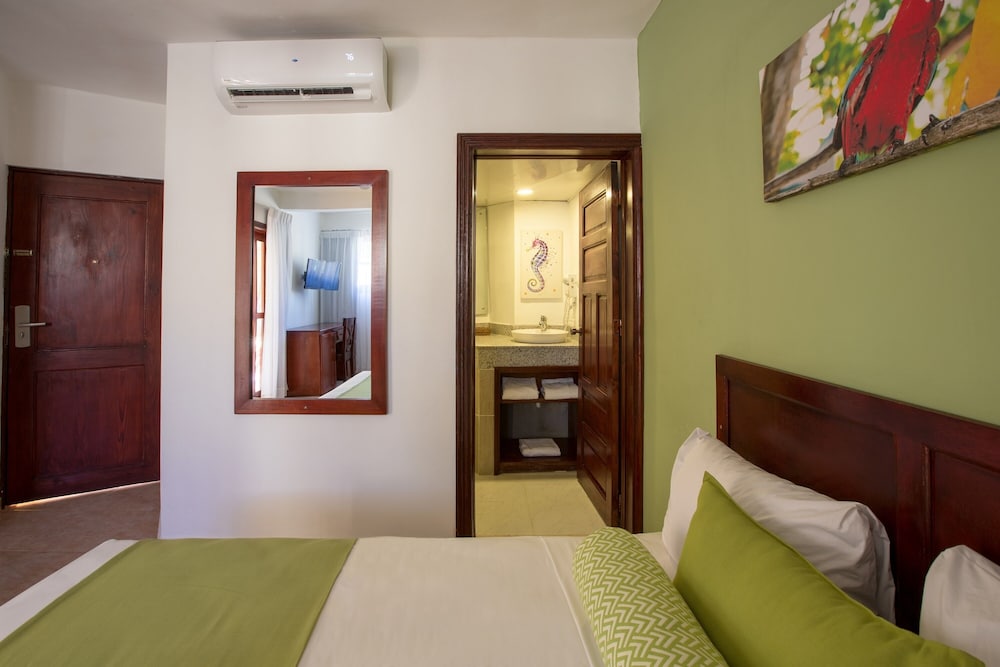 Standard Double Room - Photo 4