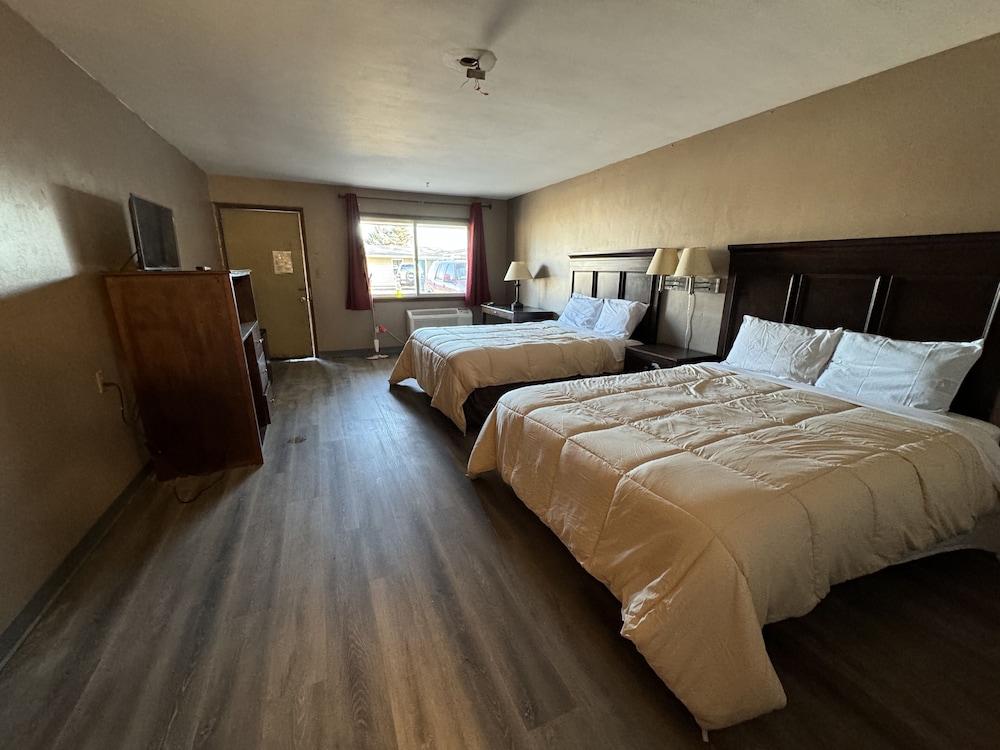 Comfort Single Room, 2 Queen Beds, Non Smoking photo 3