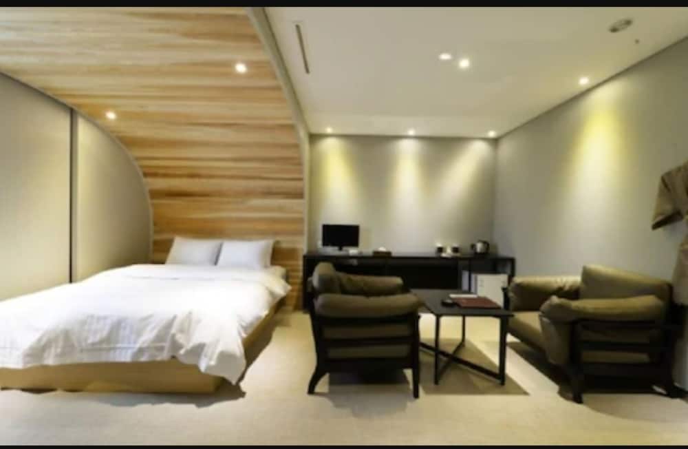 Premium Double Room - Photo 4