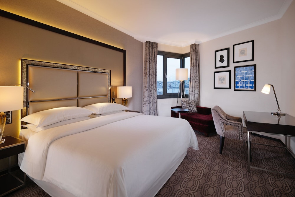 Grand Room, 1 King Bed (View) - Photo 7