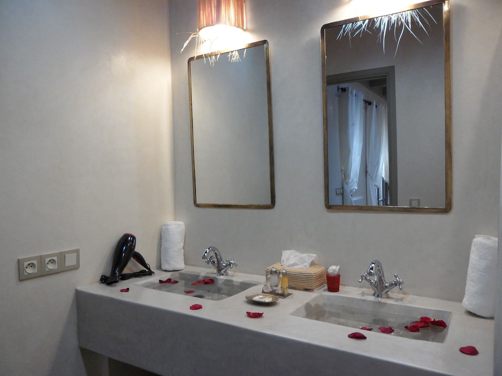 Deluxe Apartment - Photo 2