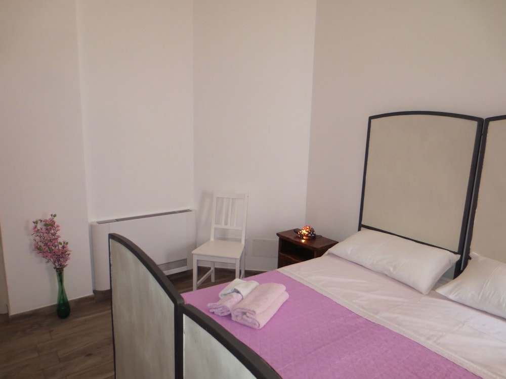 Classic Double Room, Accessible, Private Bathroom photo 3