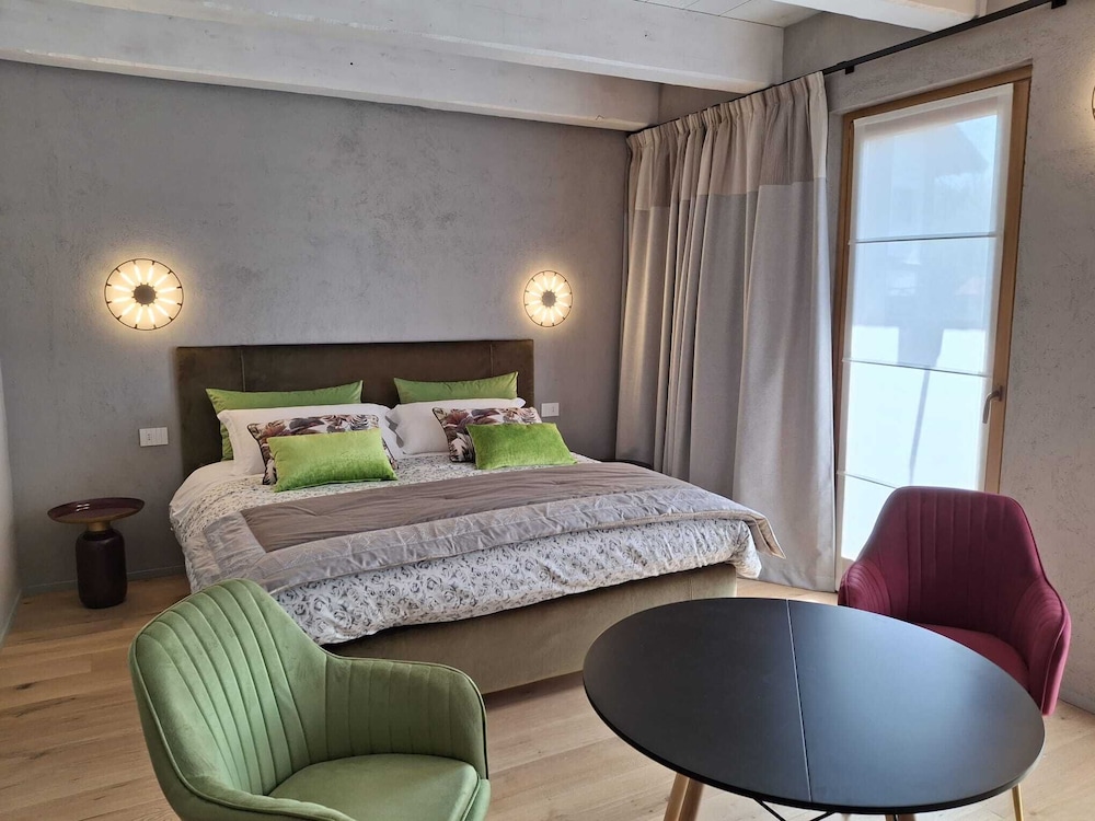 Deluxe Triple Room photo 3