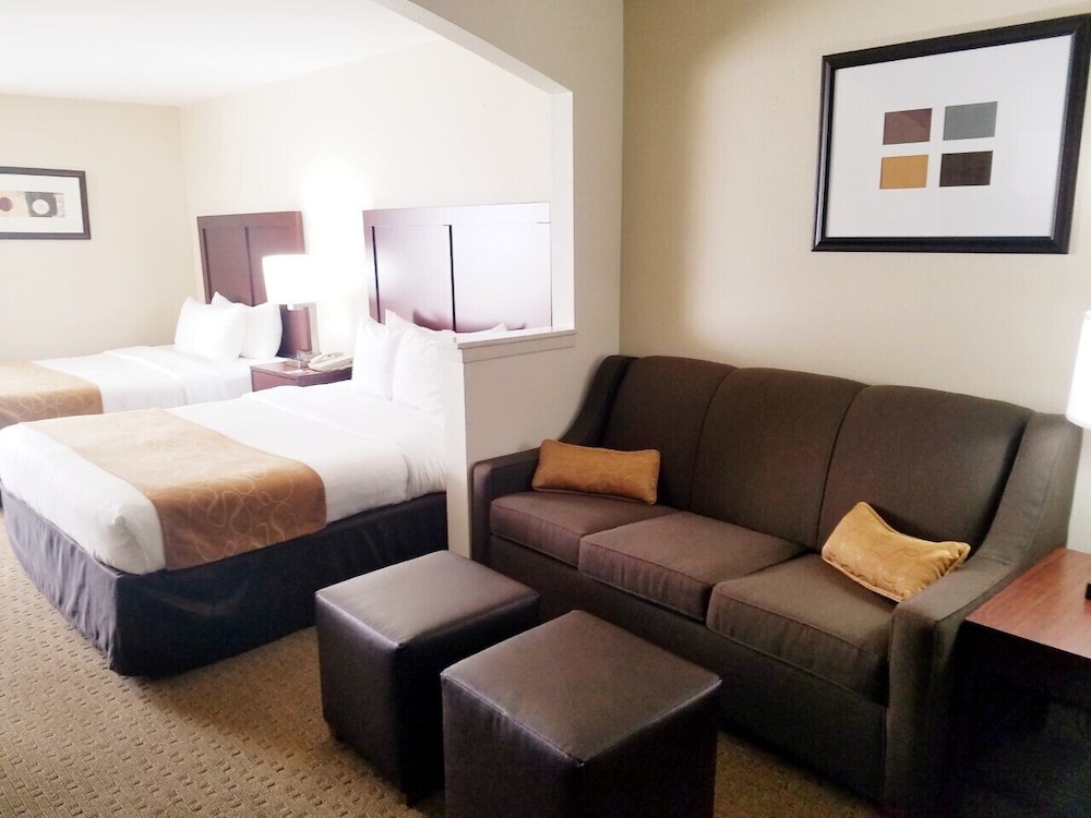 Suite, Multiple Beds, Non Smoking - Photo 2