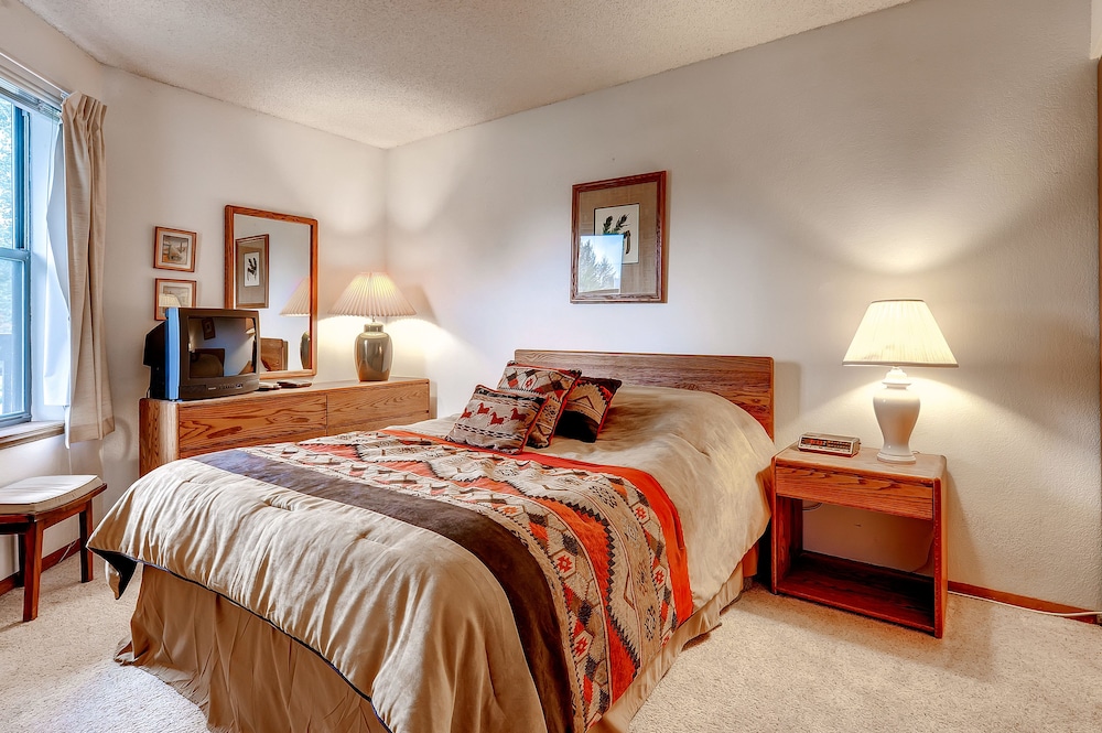 Mountainside, 1 Bedroom - D107 photo 2