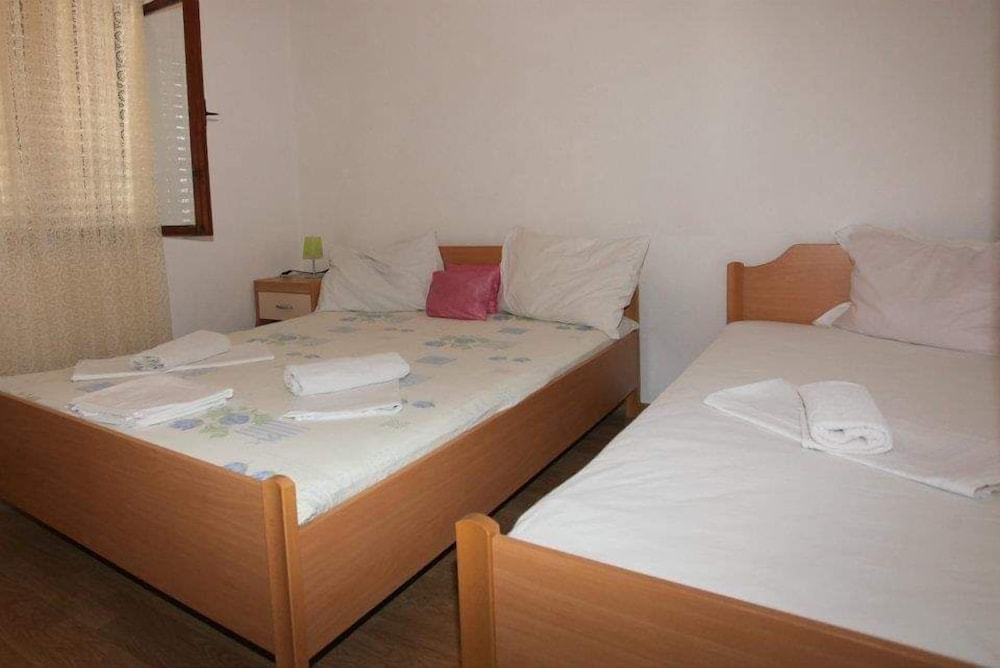 Triple Room, Shared Bathroom