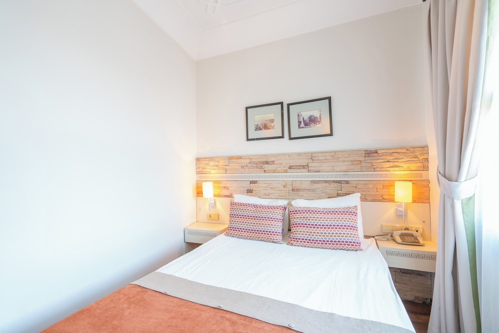 Standard Room, 1 Double or 2 Twin Beds - Photo 11