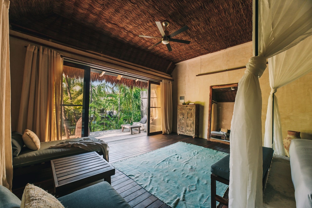Deluxe Suite - Photo 8