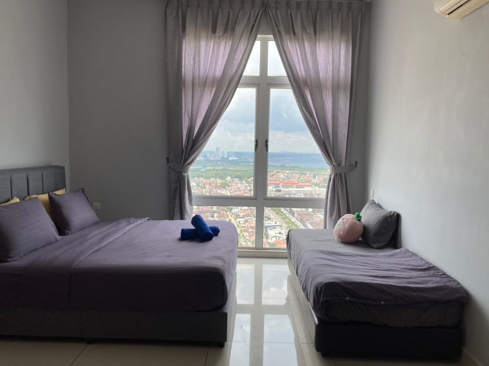 Family Apartment, 3 Bedrooms, Sea View, Corner