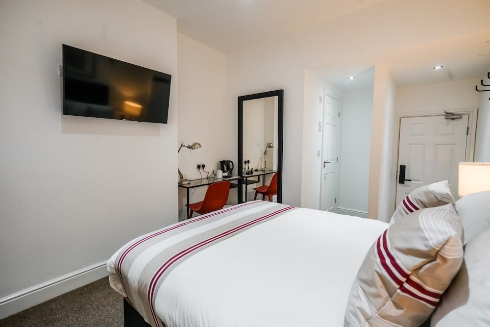 Standard Double Room, 1 Double Bed, Non Smoking, Ensuite - Photo 16