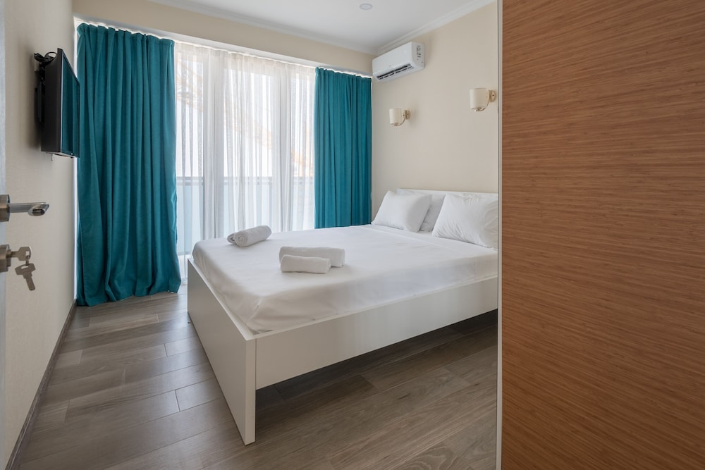 Deluxe Double Room, Sea View - Photo 1