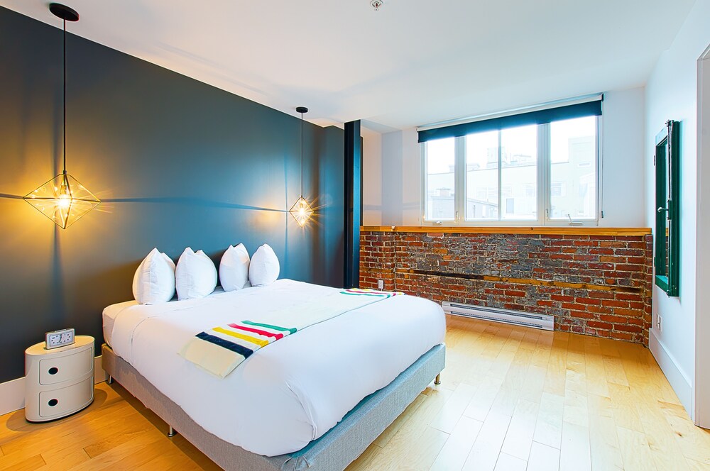 Penthouse, 2 Bedrooms (401)