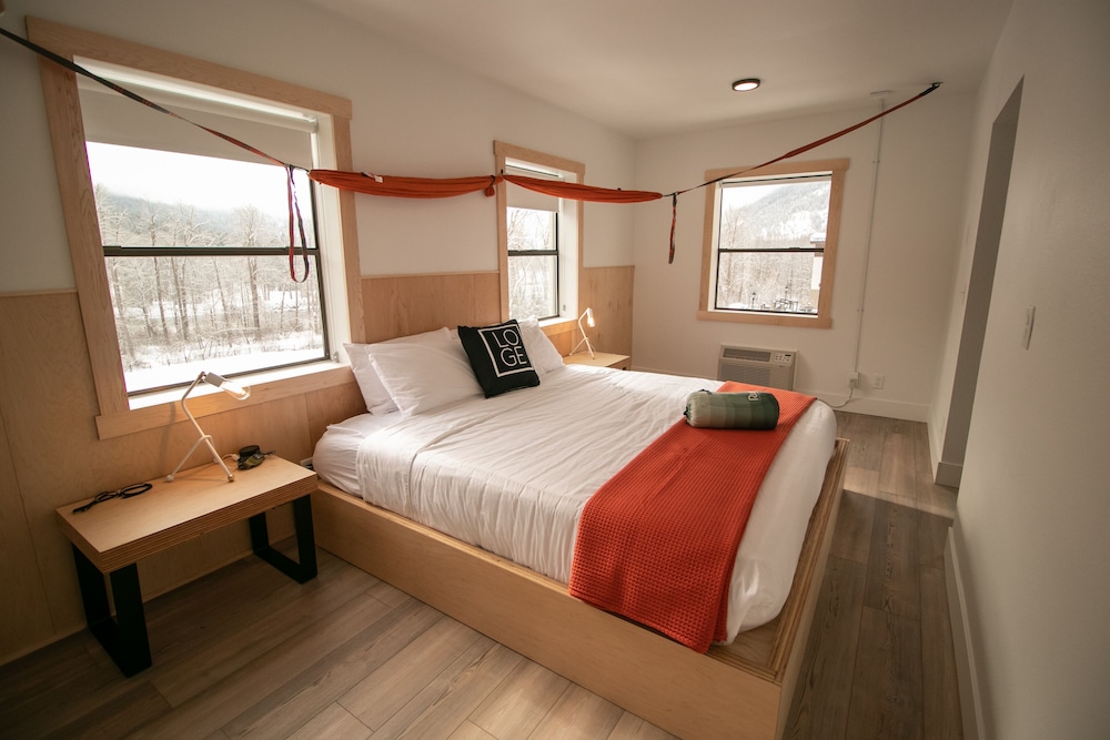 Single King Suite - Downtown photo 2